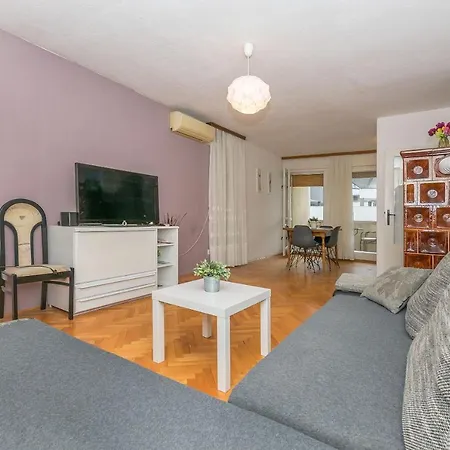 Apartment Sunny Place Omiš